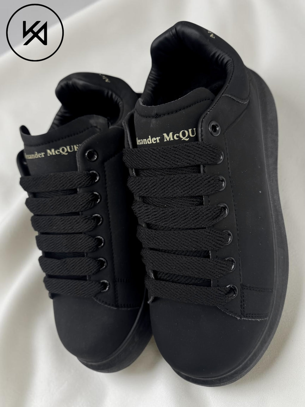 Alexander McQueen (All Black)