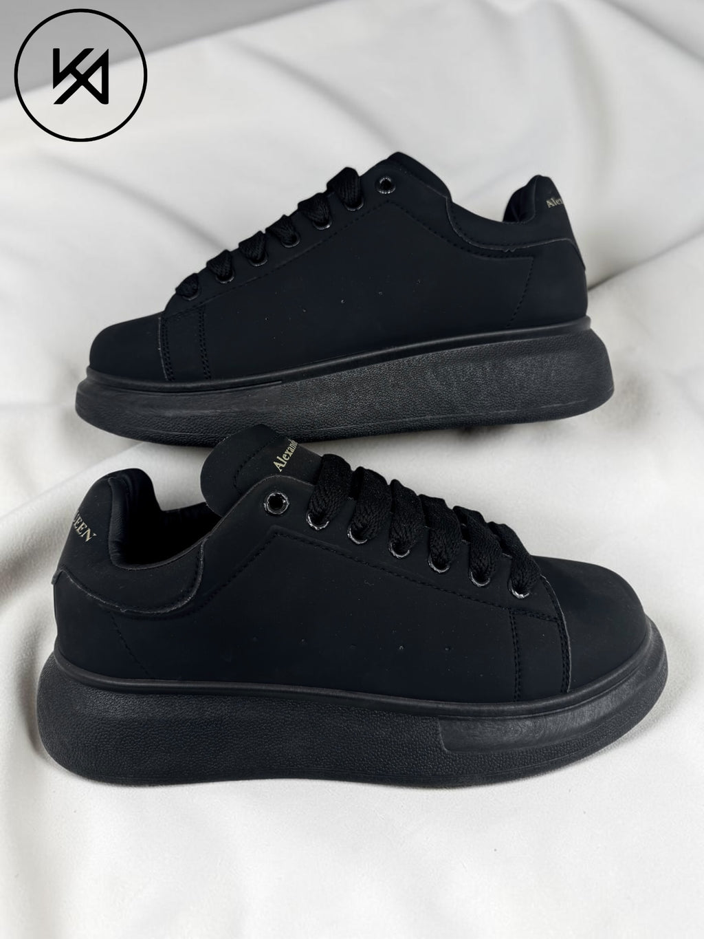 Alexander McQueen (All Black)