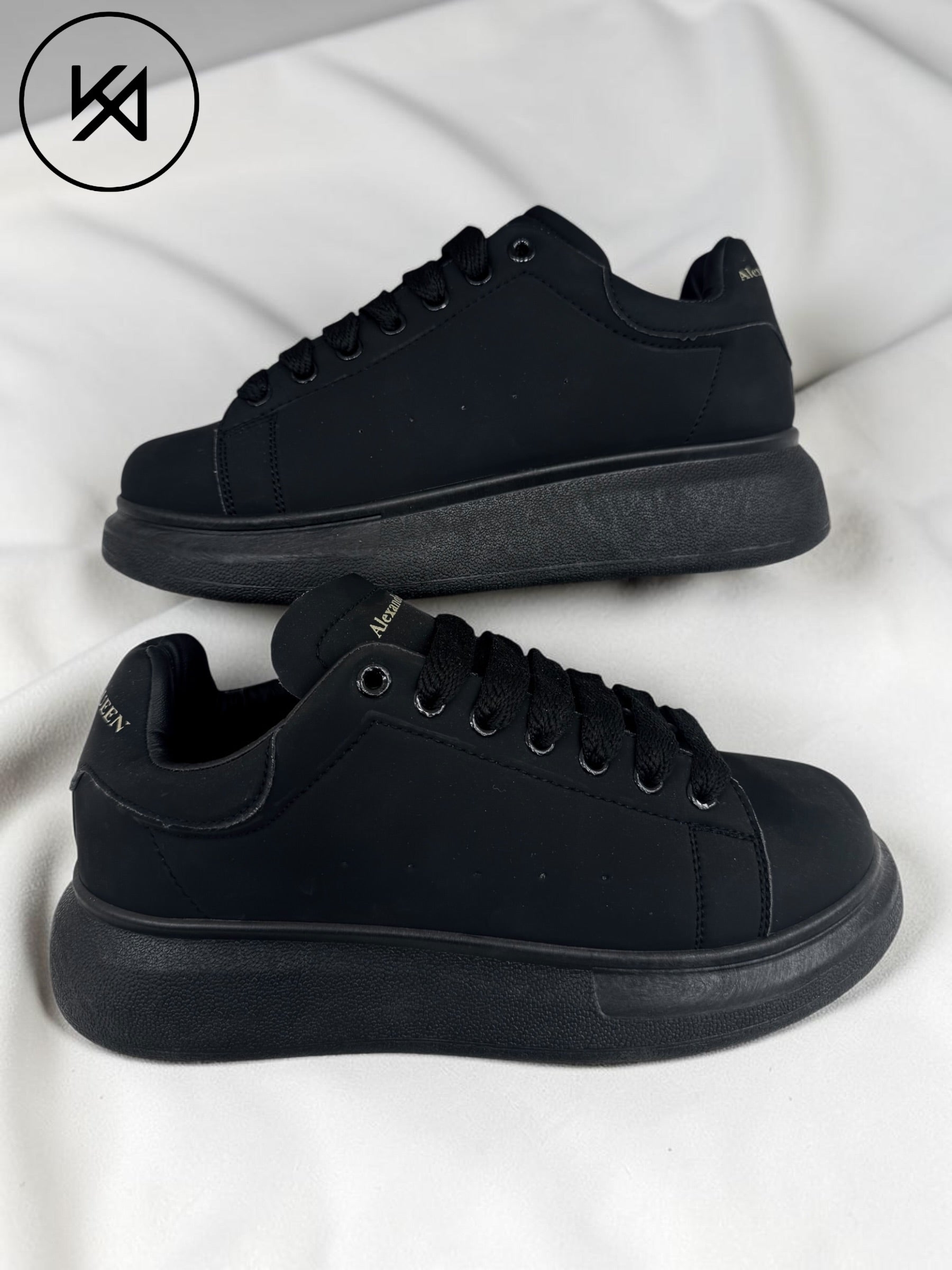 Alexander McQueen (All Black)