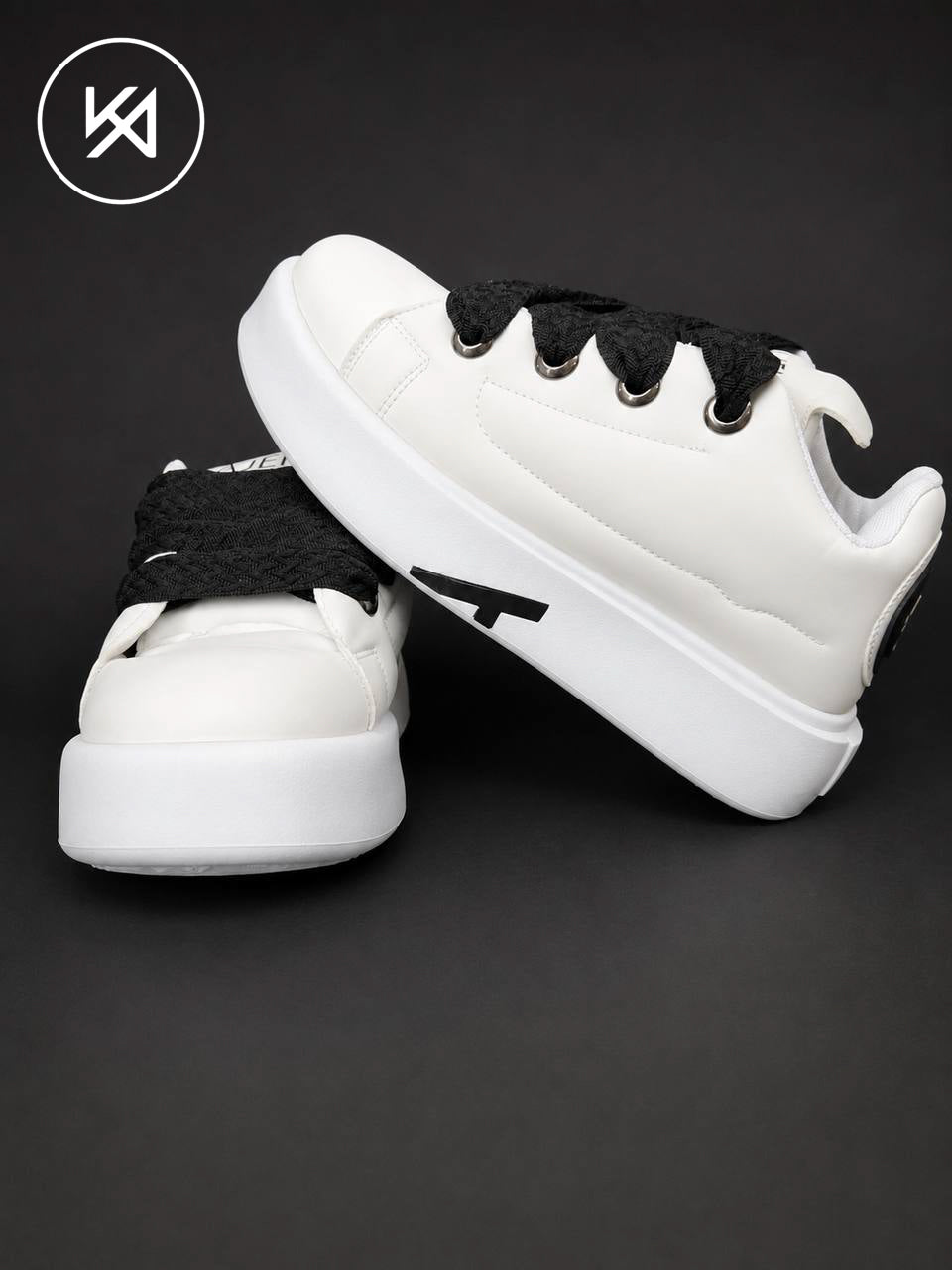 Ajekke Sneakers