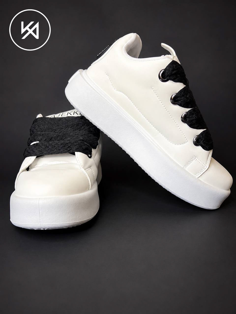 Ajekke Sneakers